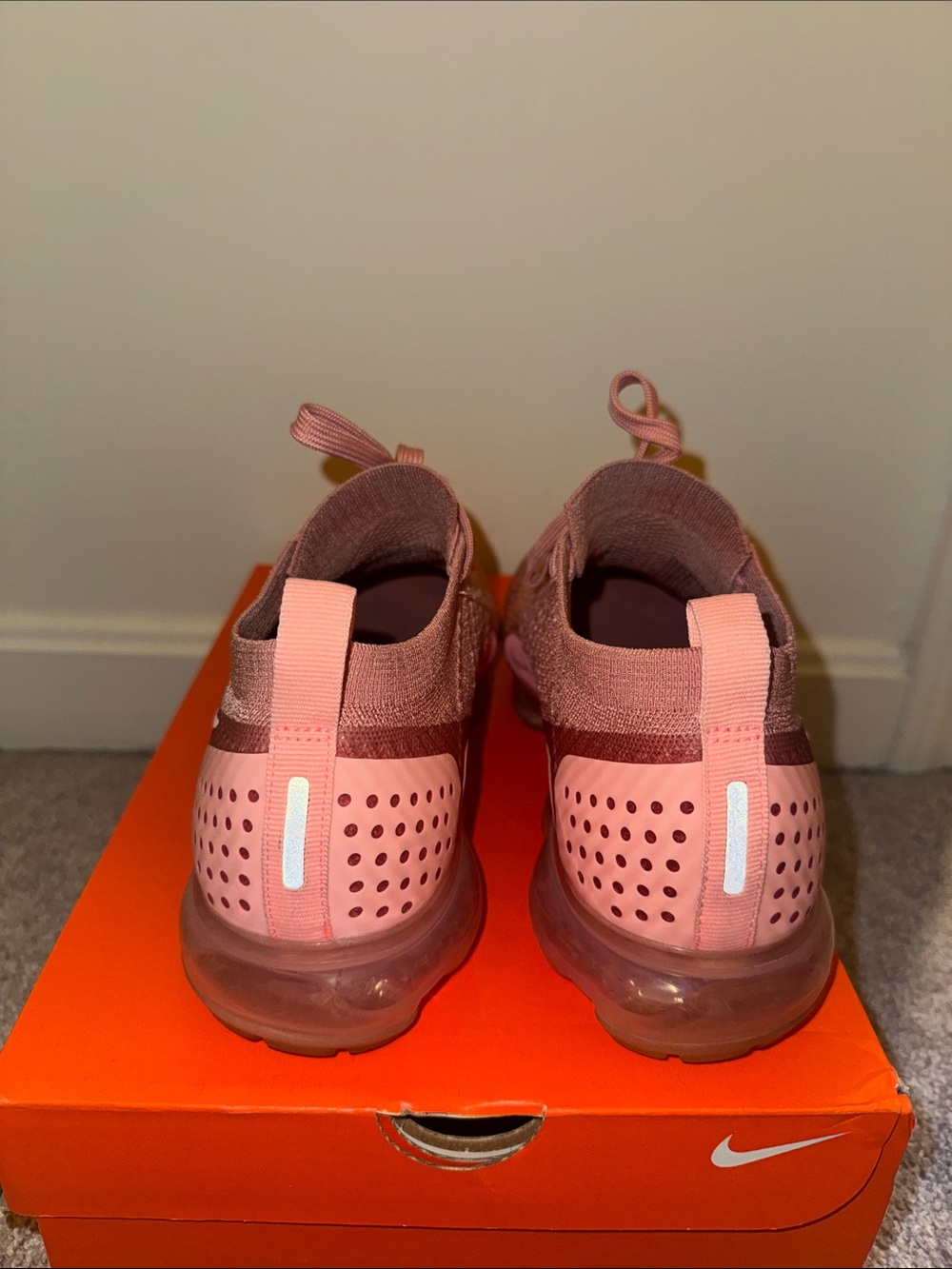 100% Authentic Nike Vapormax in Rust Pink - Picture 3 of 7